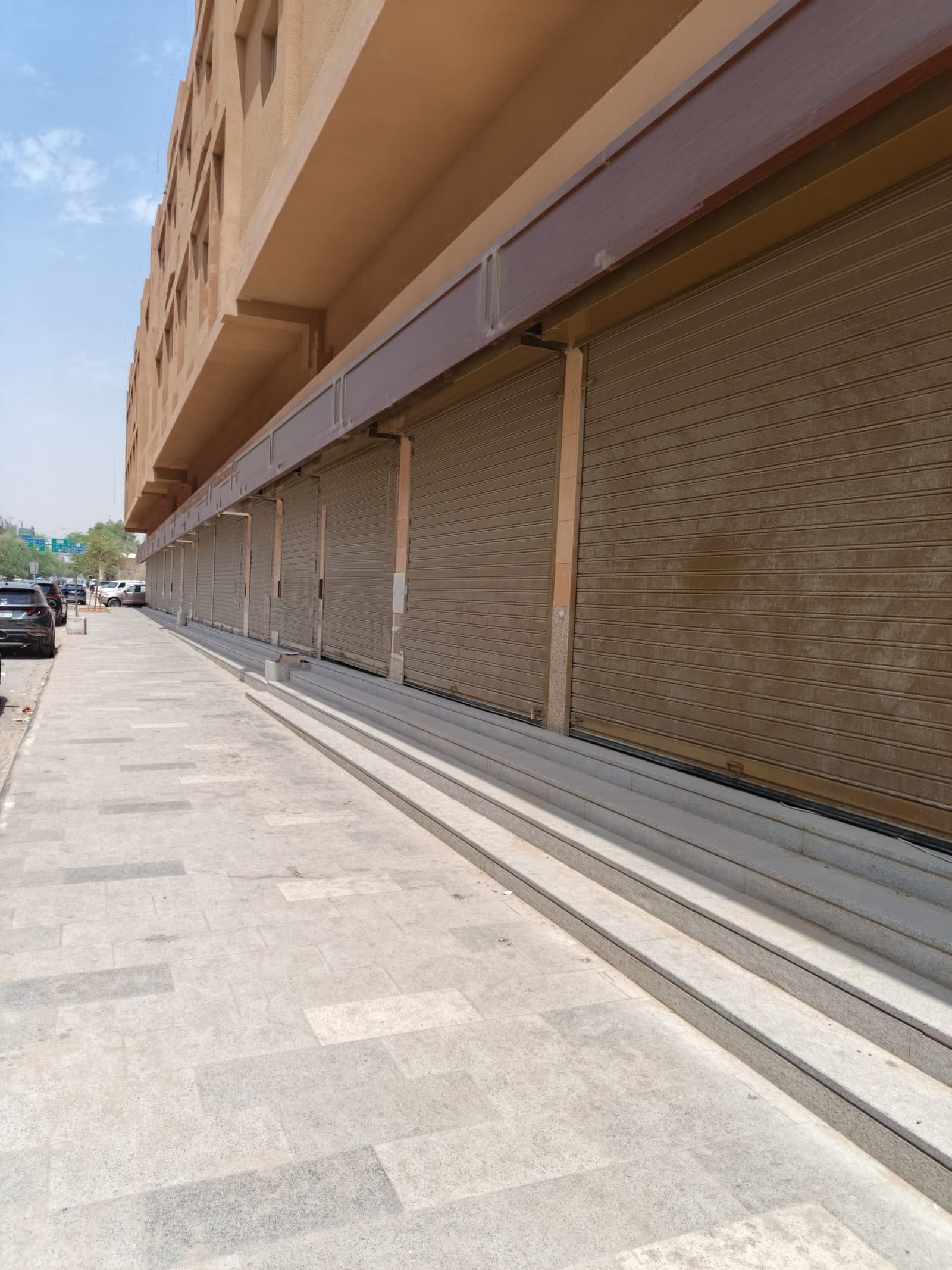 أبواب رول لواجهات محال تجارية بالديرة